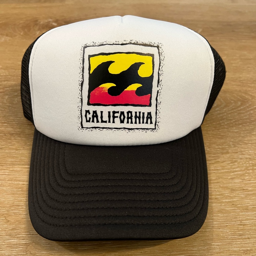 NWT Billabong Trucker Hat